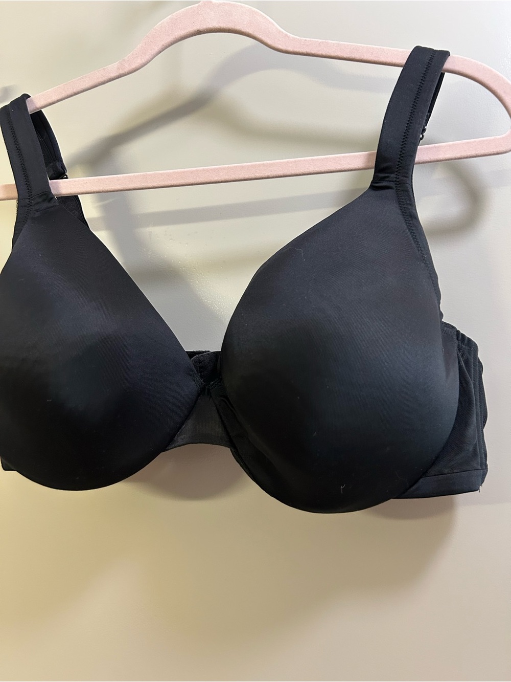 Black T-Shirt Bra with Smooth Molded Cups